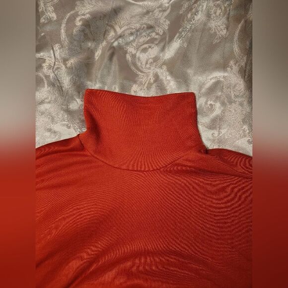 New Balance Burgundy Turtleneck Sweater - Picture 7 of 9